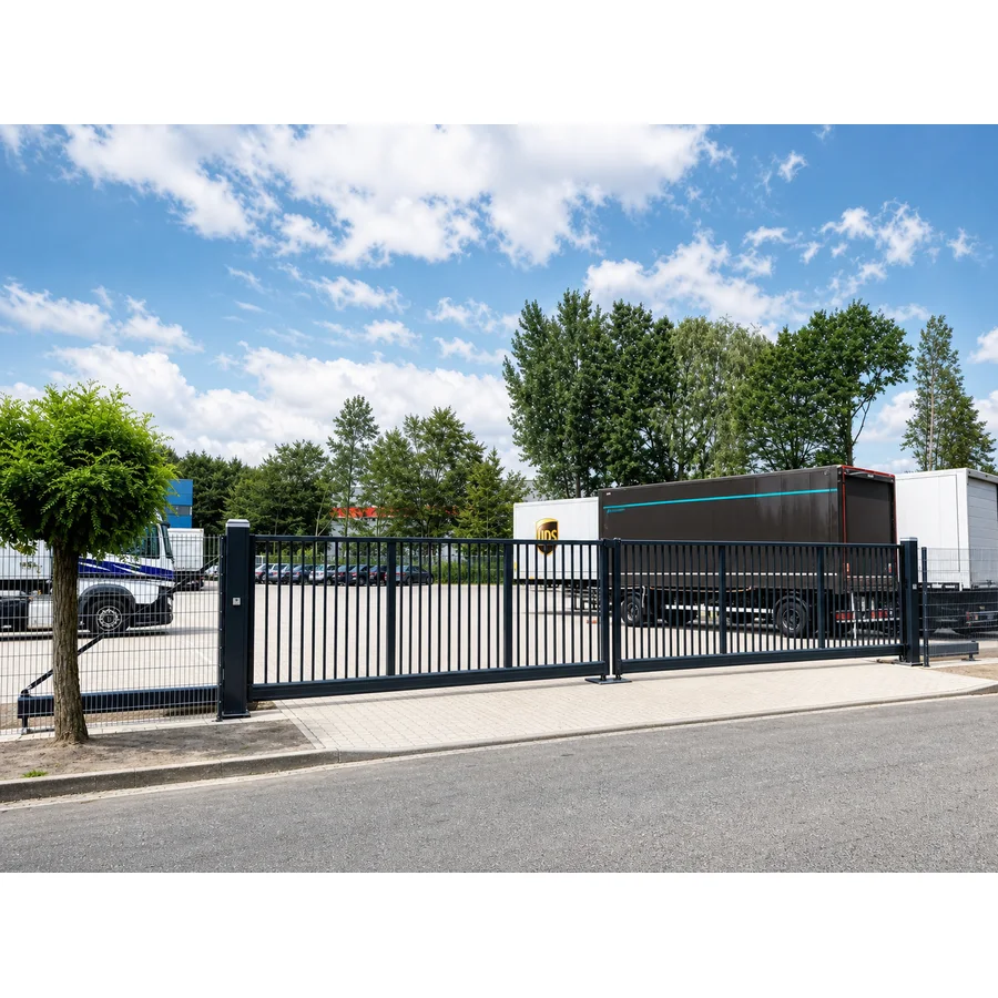 Industrie Schiebetor – Stab 30 x 30 mm · B:4000 x H:1000 mm DL: 3630 mm GL: 5600 mm · RAL 5010